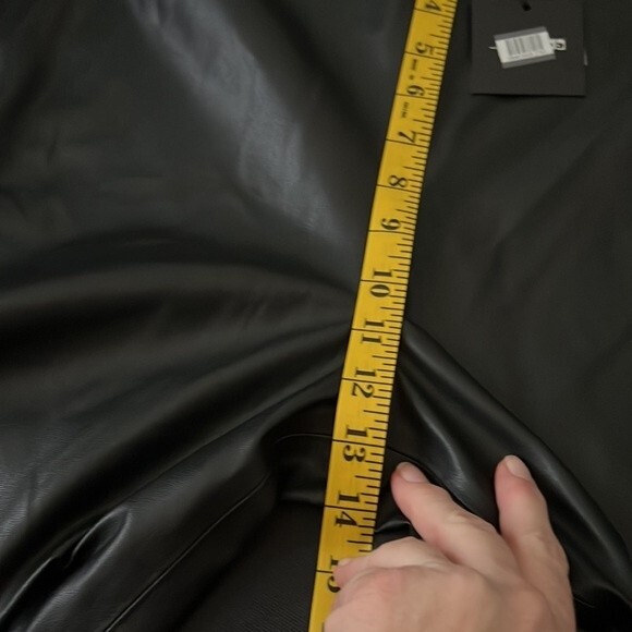 Joe’s Faux Leather Back Zip Up Leggings, Size 10 - Picture 9 of 10